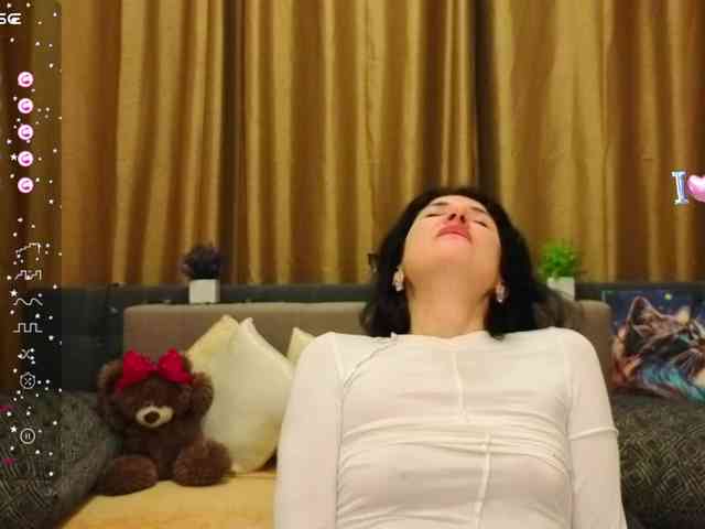 AliannaSoloKisses webcam