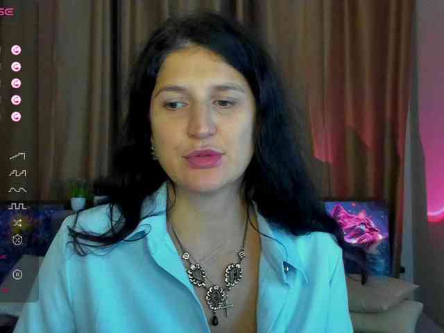 AliannaSoloKisses webcam