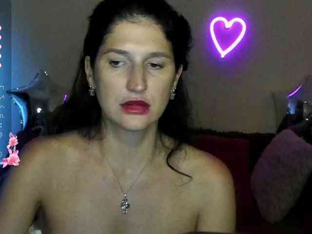 AliannaSoloKisses webcam