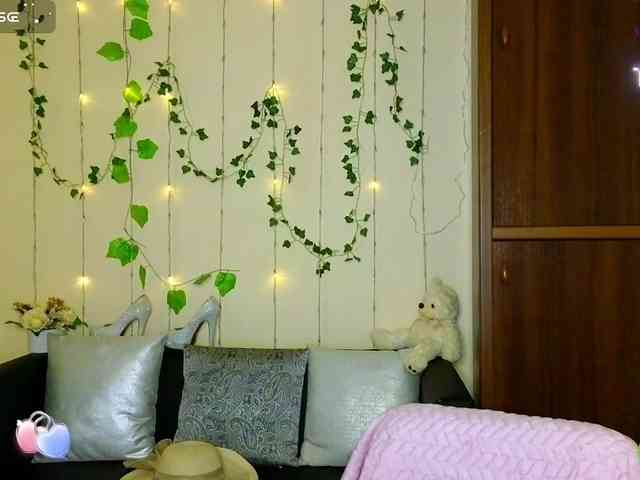 AliannaSoloKisses webcam