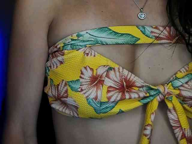 AliannaSoloKisses webcam