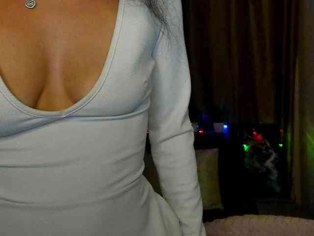 AliannaSoloKisses webcam