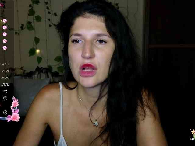AliannaSoloKisses webcam