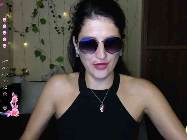 AliannaSoloKisses webcam