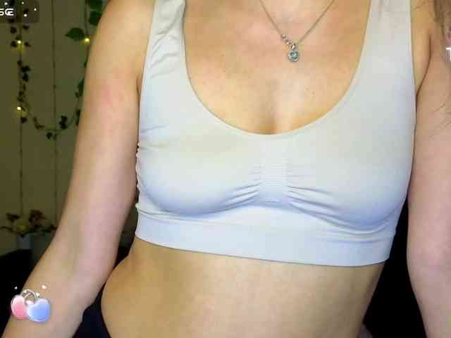 AliannaSoloKisses webcam