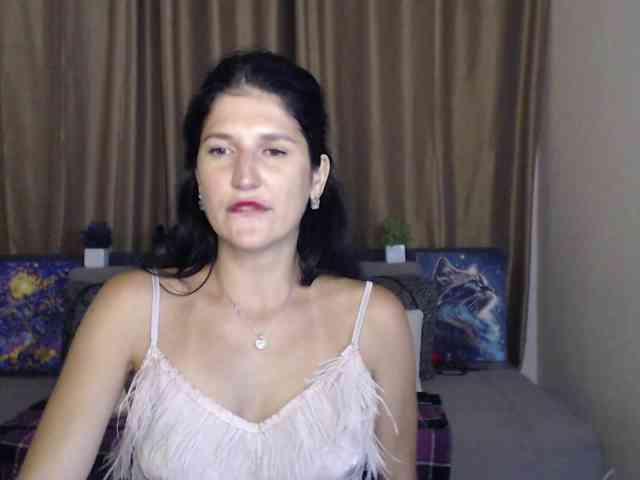AliannaSoloKisses webcam