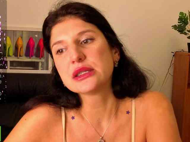 AliannaSoloKisses webcam