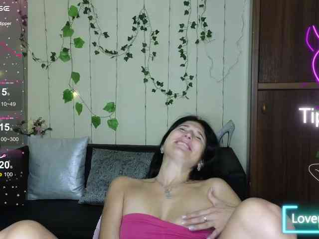 AliannaSoloKisses webcam