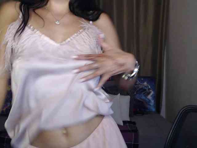 AliannaSoloKisses webcam