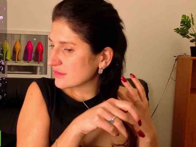 AliannaSoloKisses webcam