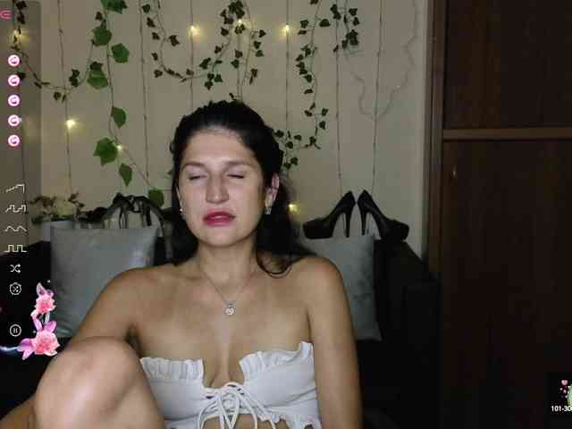 AliannaSoloKisses webcam