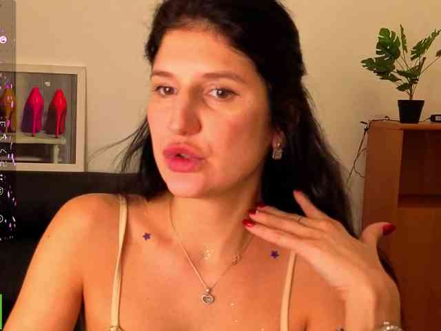 AliannaSoloKisses webcam