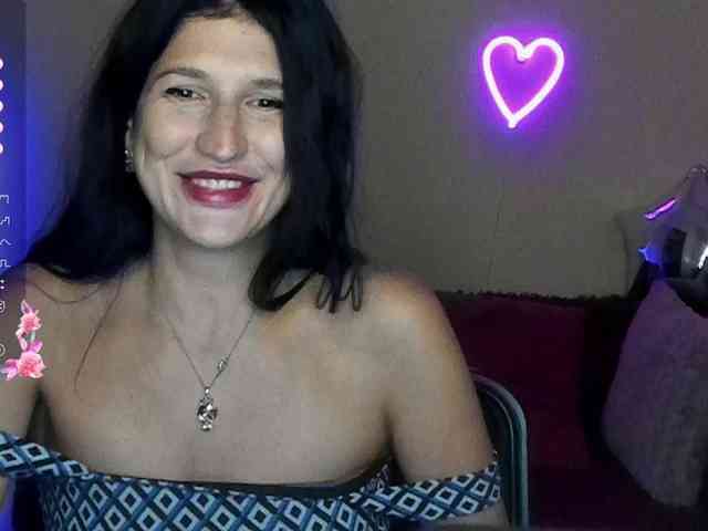 AliannaSoloKisses webcam