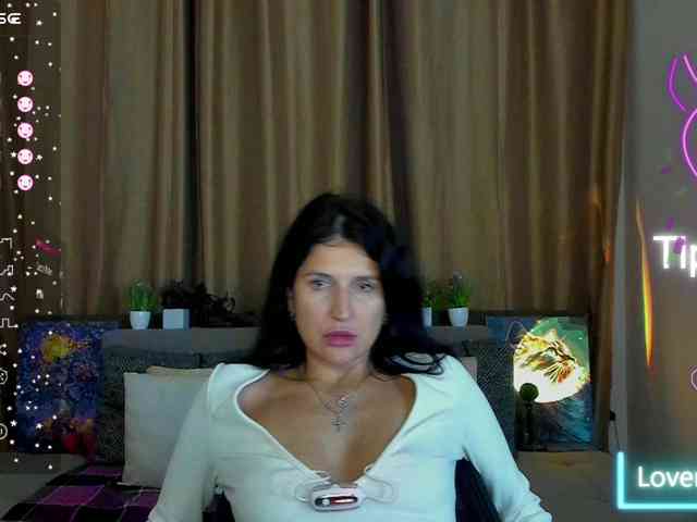 AliannaSoloKisses webcam