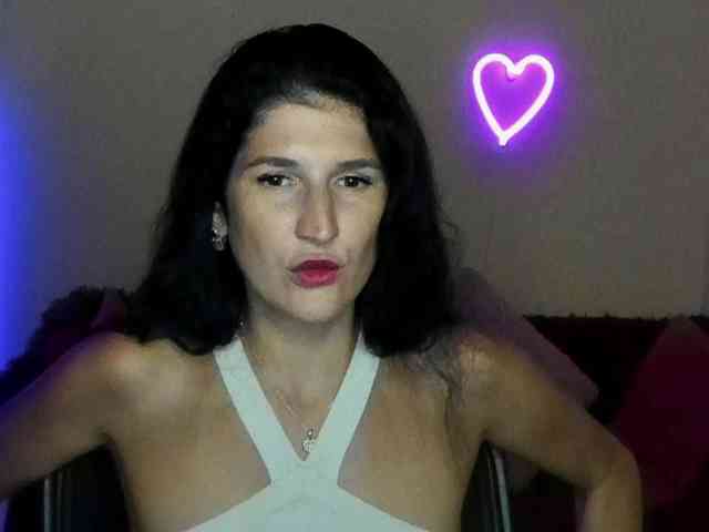 AliannaSoloKisses webcam