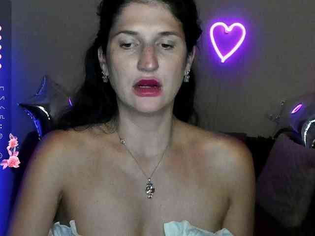 AliannaSoloKisses webcam