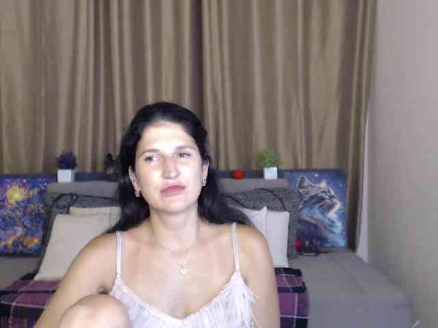 AliannaSoloKisses webcam