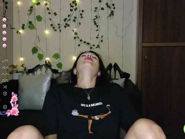 AliannaSoloKisses webcam