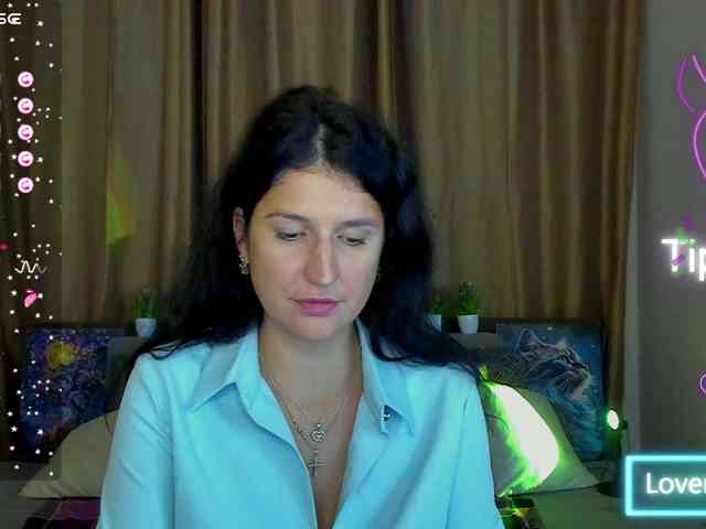 AliannaSoloKisses bongacams