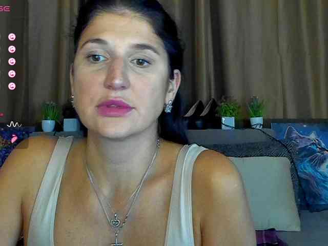 AliannaSoloKisses webcam