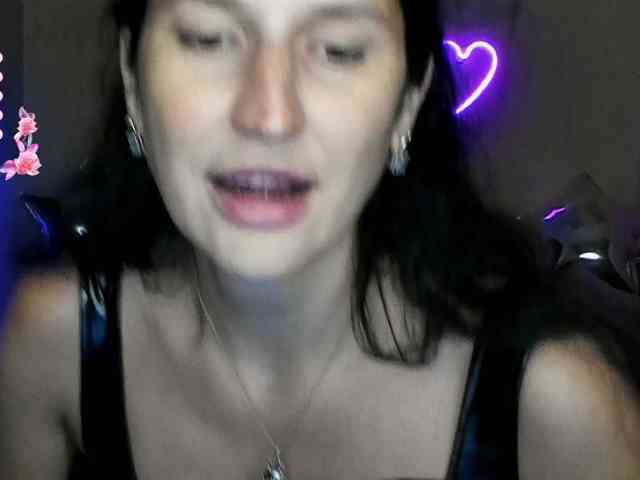AliannaSoloKisses webcam