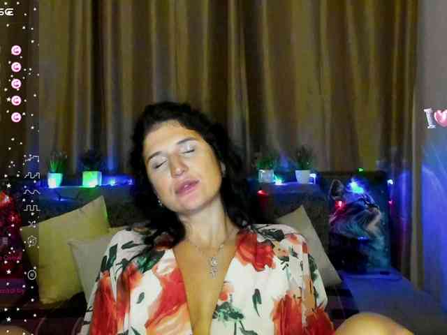 AliannaSoloKisses webcam