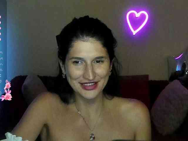 AliannaSoloKisses webcam