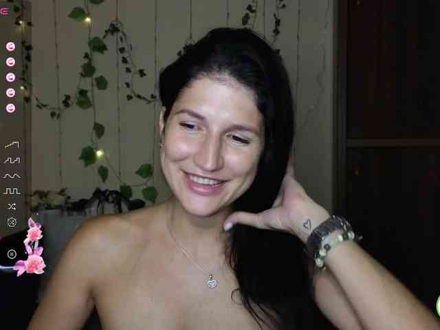 AliannaSoloKisses webcam