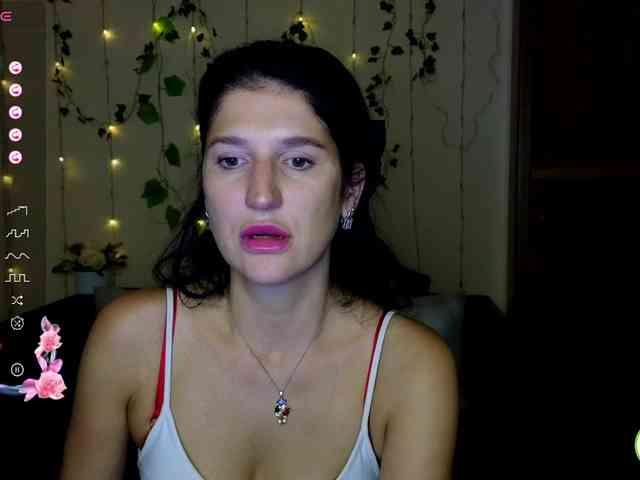 AliannaSoloKisses webcam