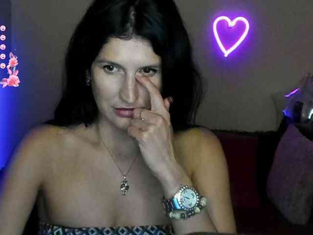 AliannaSoloKisses webcam
