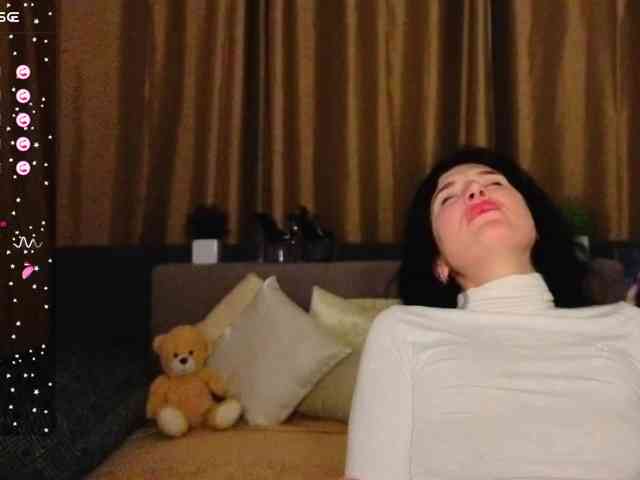 AliannaSoloKisses webcam