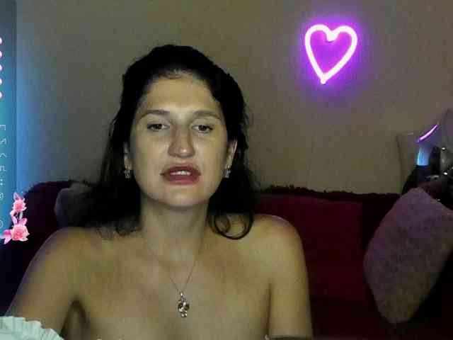 AliannaSoloKisses webcam