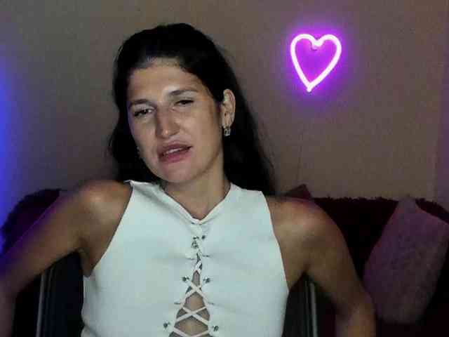 AliannaSoloKisses webcam