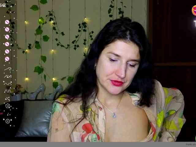 AliannaSoloKisses webcam