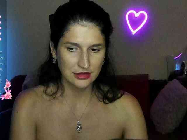 AliannaSoloKisses webcam