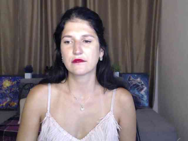 AliannaSoloKisses webcam