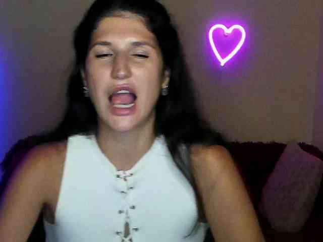 AliannaSoloKisses webcam