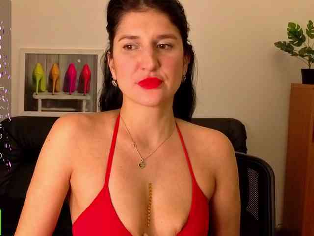 AliannaSoloKisses webcam