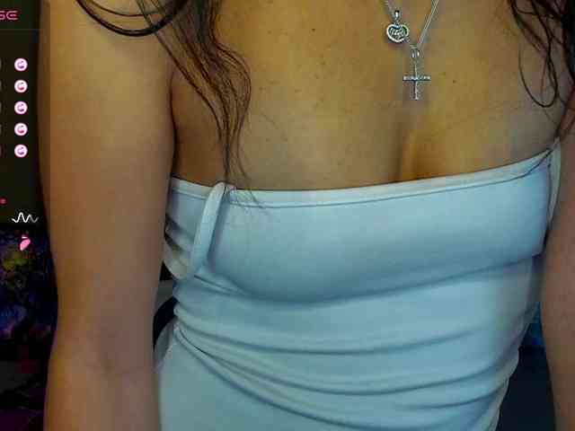 AliannaSoloKisses webcam