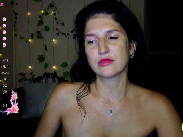 AliannaSoloKisses webcam