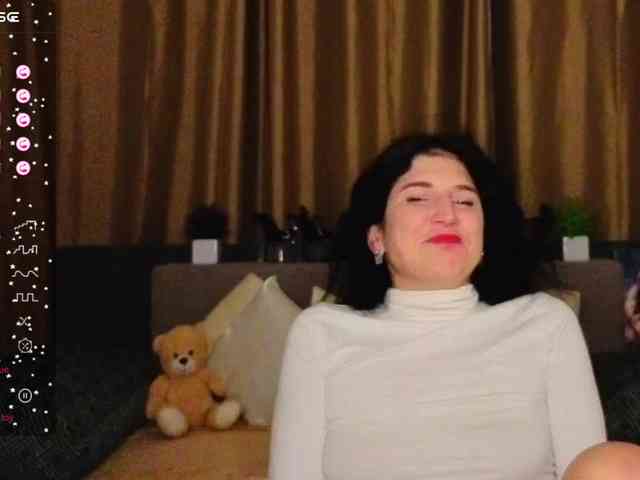 AliannaSoloKisses webcam