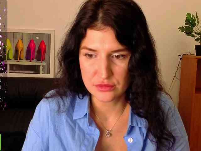 AliannaSoloKisses webcam