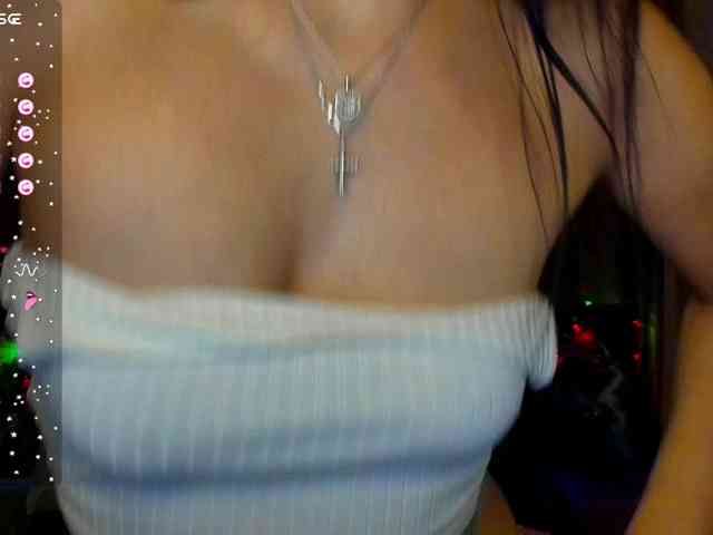 AliannaSoloKisses webcam