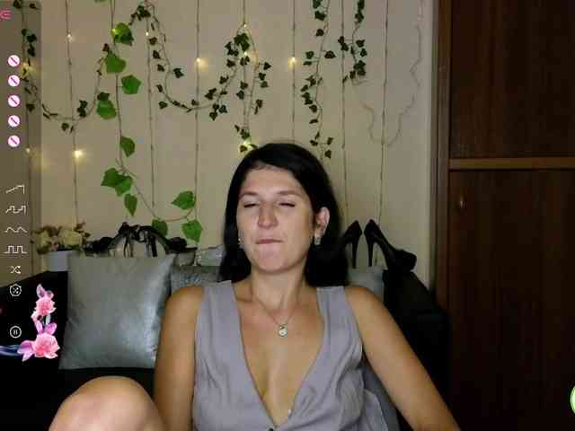 AliannaSoloKisses webcam