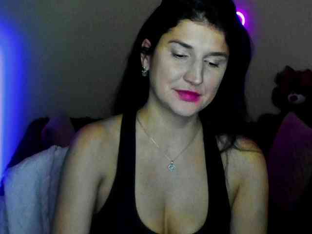 AliannaSoloKisses webcam