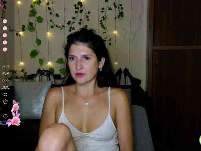 AliannaSoloKisses webcam
