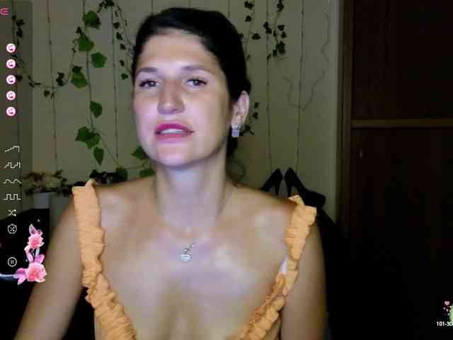 AliannaSoloKisses webcam