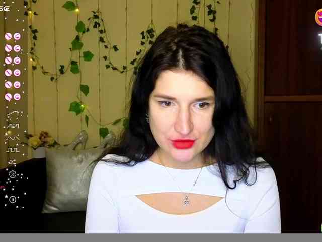 AliannaSoloKisses webcam