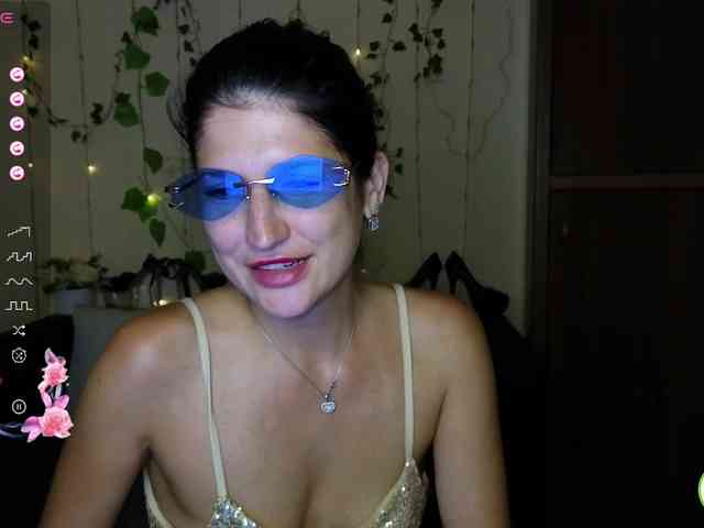 AliannaSoloKisses webcam