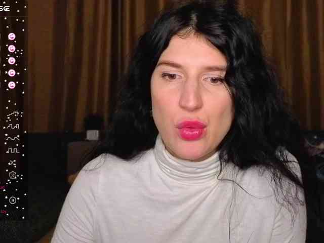 AliannaSoloKisses webcam